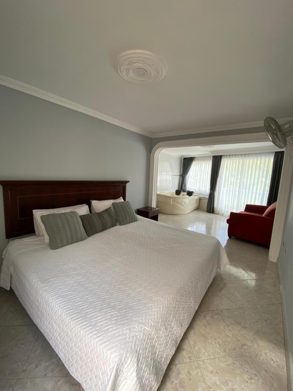 Juan De La Vega Hotel La Vega  Bagian luar foto
